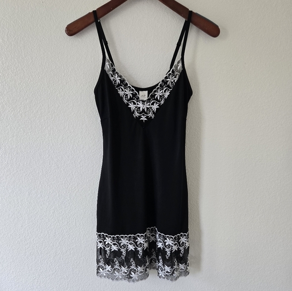 AP Lingerie Short Slip Nightgown Sleepwear Black & White Lace size Medium - Picture 7 of 16